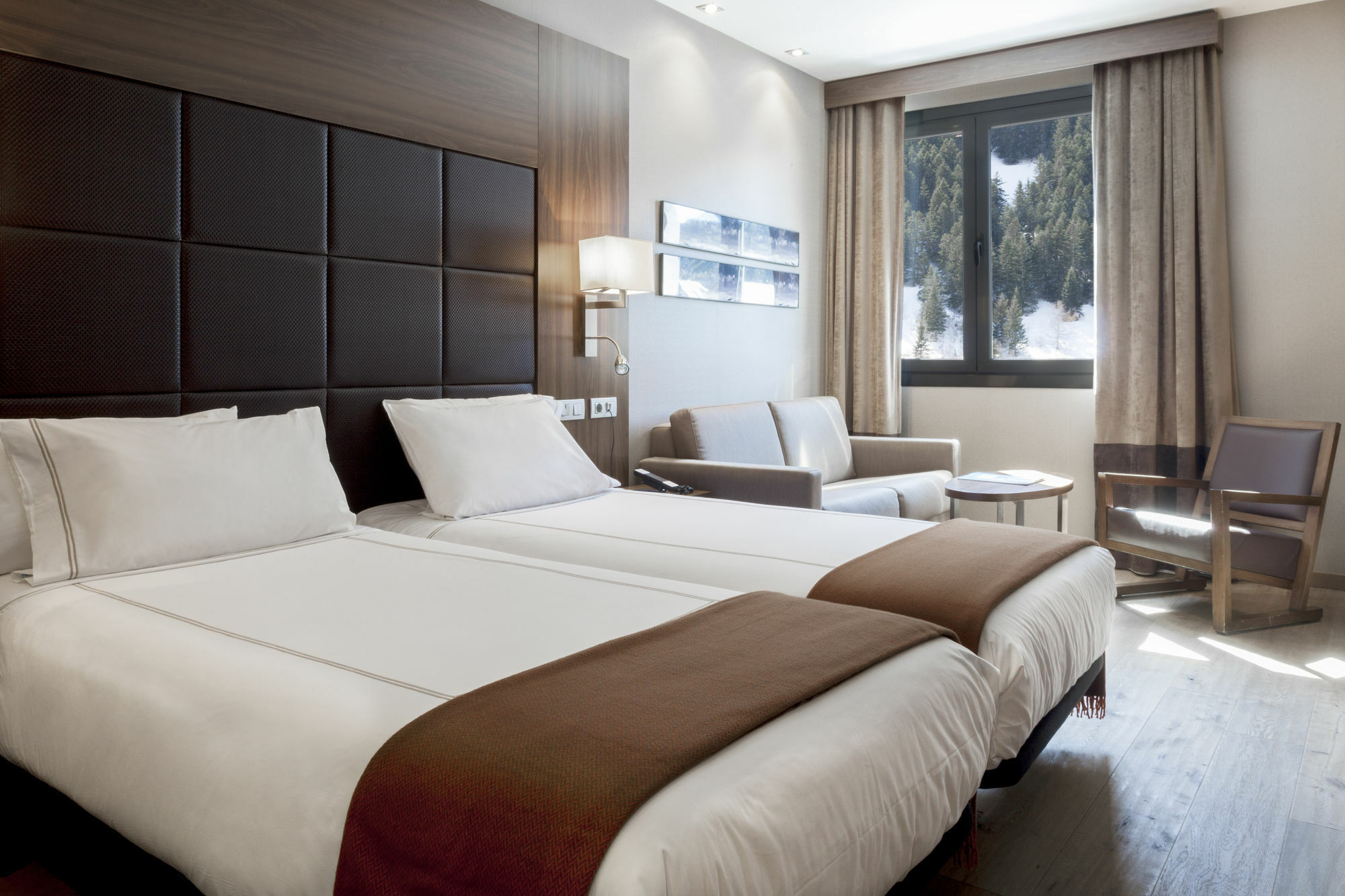 Hotel Ac Baqueira Ski Resort, Autograph Collection Baqueira Beret Exteriör bild