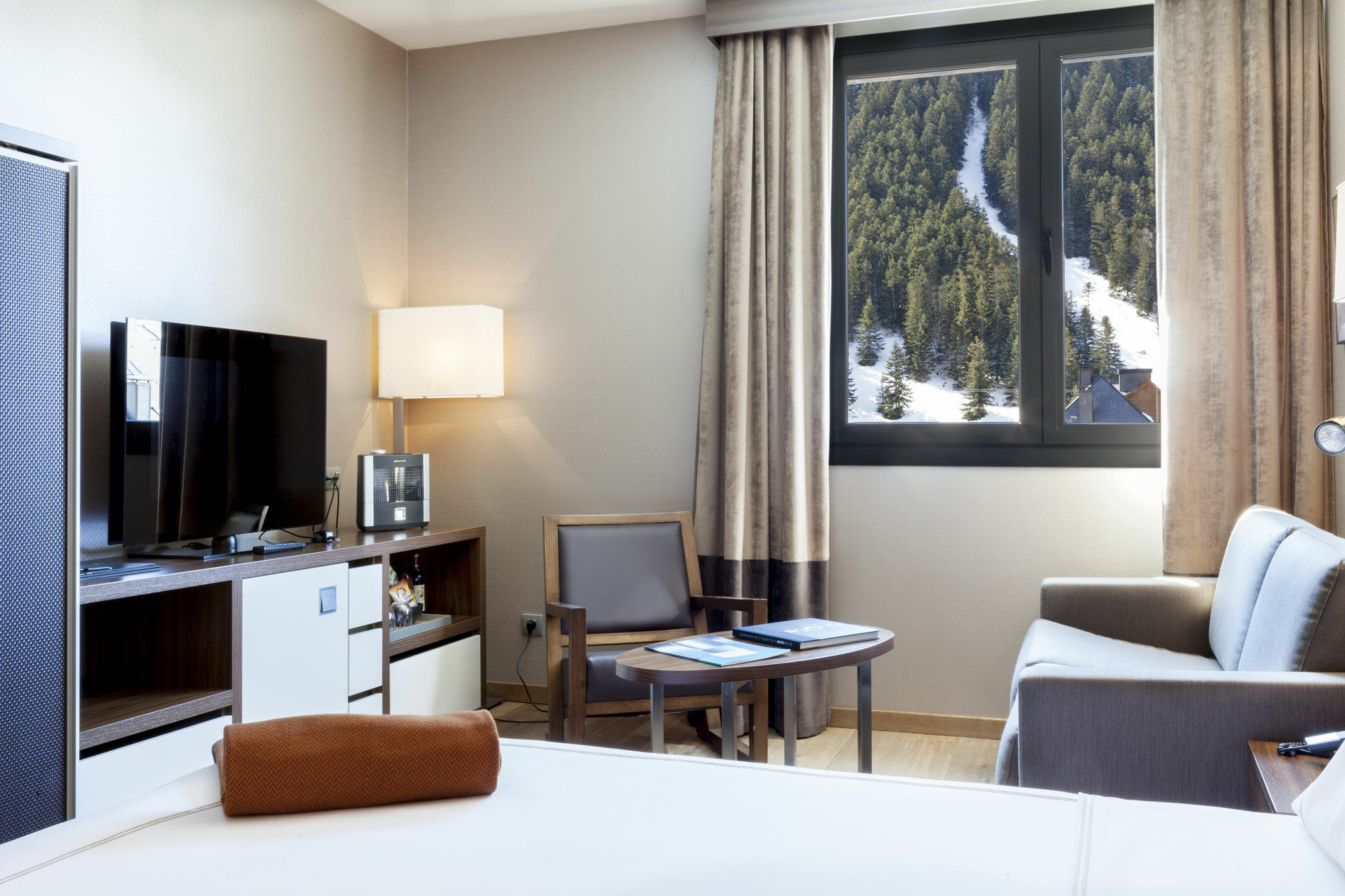 Hotel Ac Baqueira Ski Resort, Autograph Collection Baqueira Beret Exteriör bild