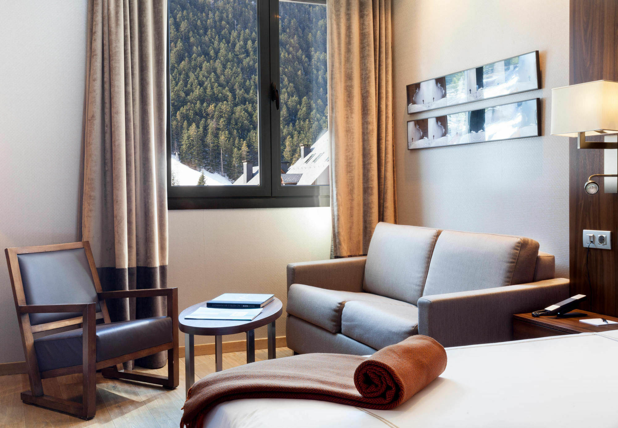 Hotel Ac Baqueira Ski Resort, Autograph Collection Baqueira Beret Exteriör bild