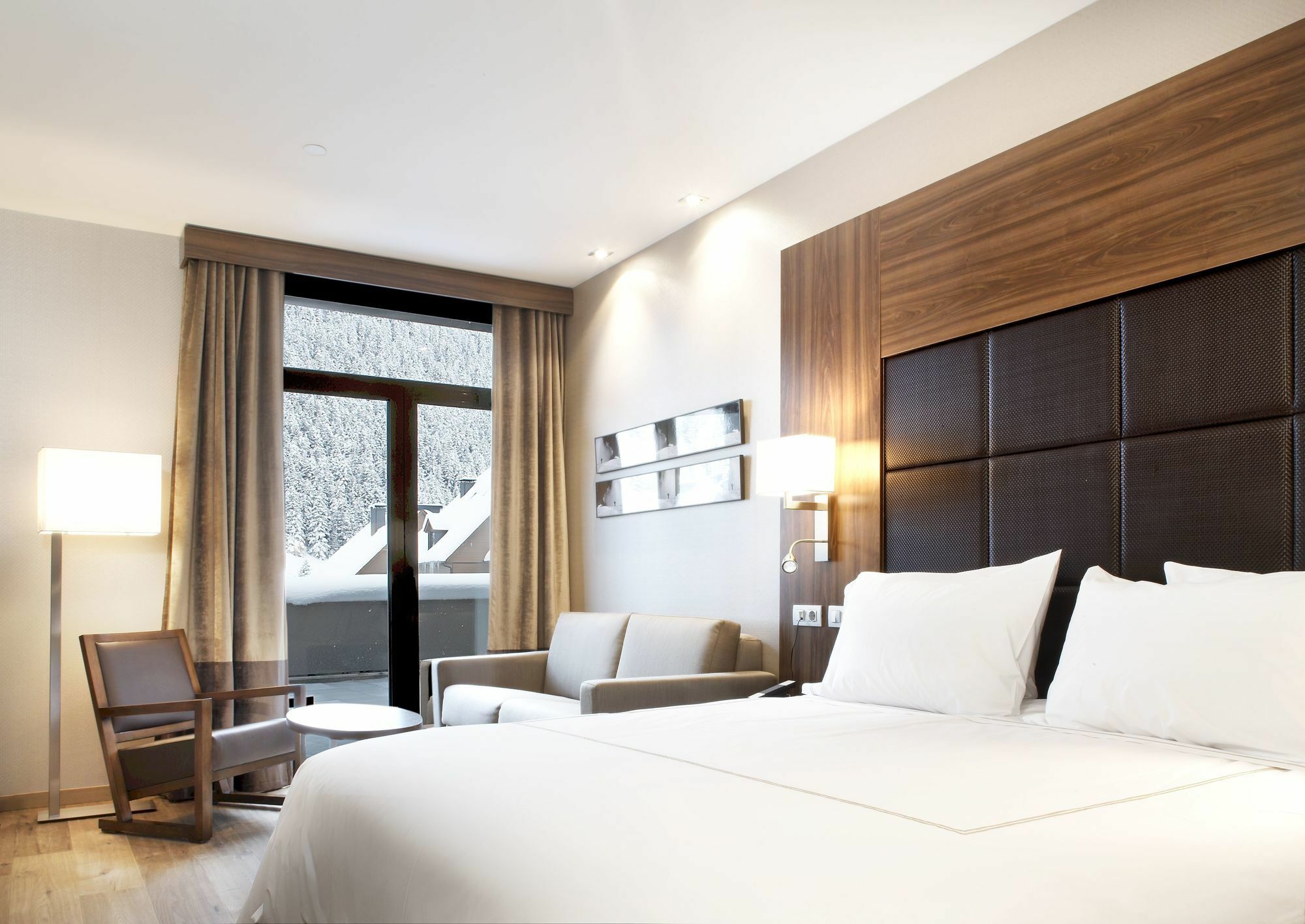 Hotel Ac Baqueira Ski Resort, Autograph Collection Baqueira Beret Exteriör bild