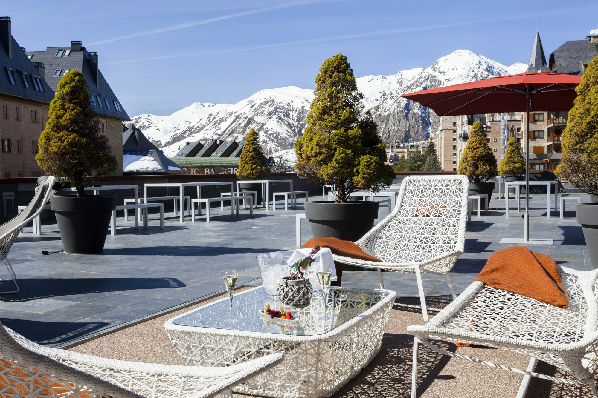Hotel Ac Baqueira Ski Resort, Autograph Collection Baqueira Beret Exteriör bild